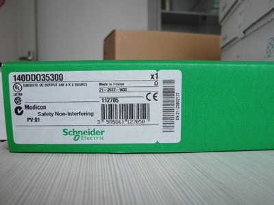 SCHNELDER 施耐德140系列 PLC 模块140DD035300